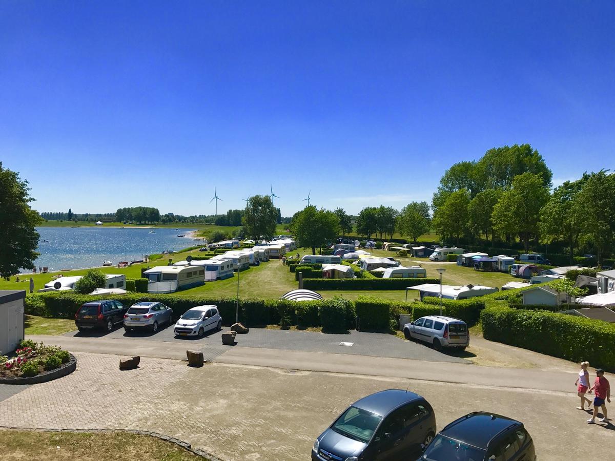 Recreatiepark en Jachthaven Rhederlaagse Meren - Photo 2