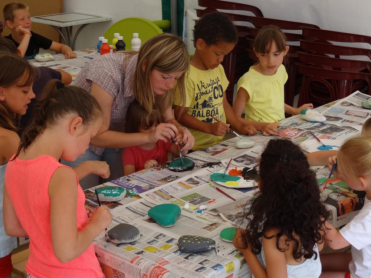 Camping la Roseraie d'Omaha, Normandie, France | Campsited