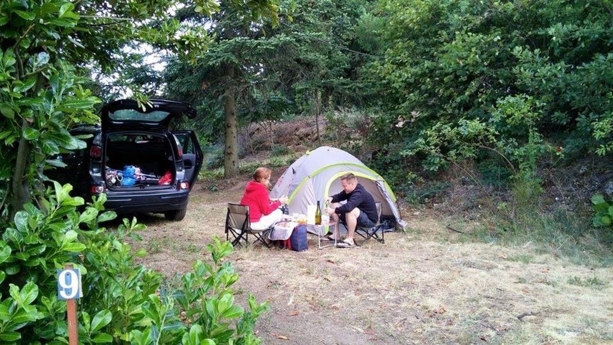 Aire Naturelle De Camping La Ferme Aux Cerisiers