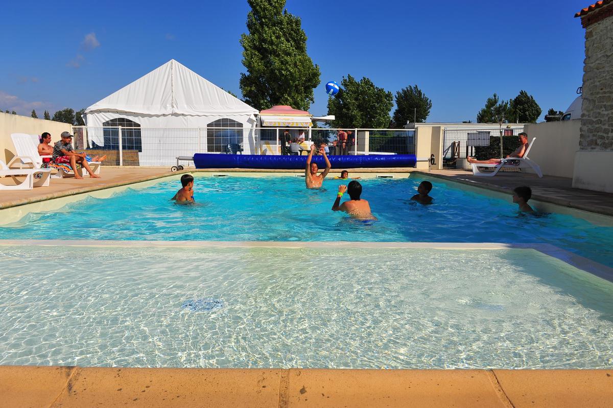 Camping APV Le Pavillon Bleu - Photo 1