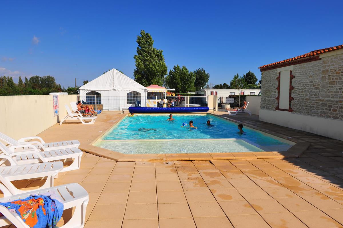 Camping APV Le Pavillon Bleu - Photo 2