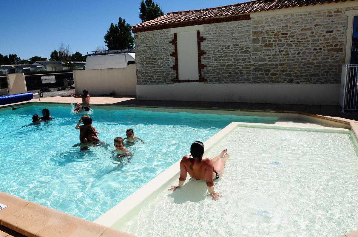 Camping Apv Le Pavillon Bleu 3 Etoiles Vendée