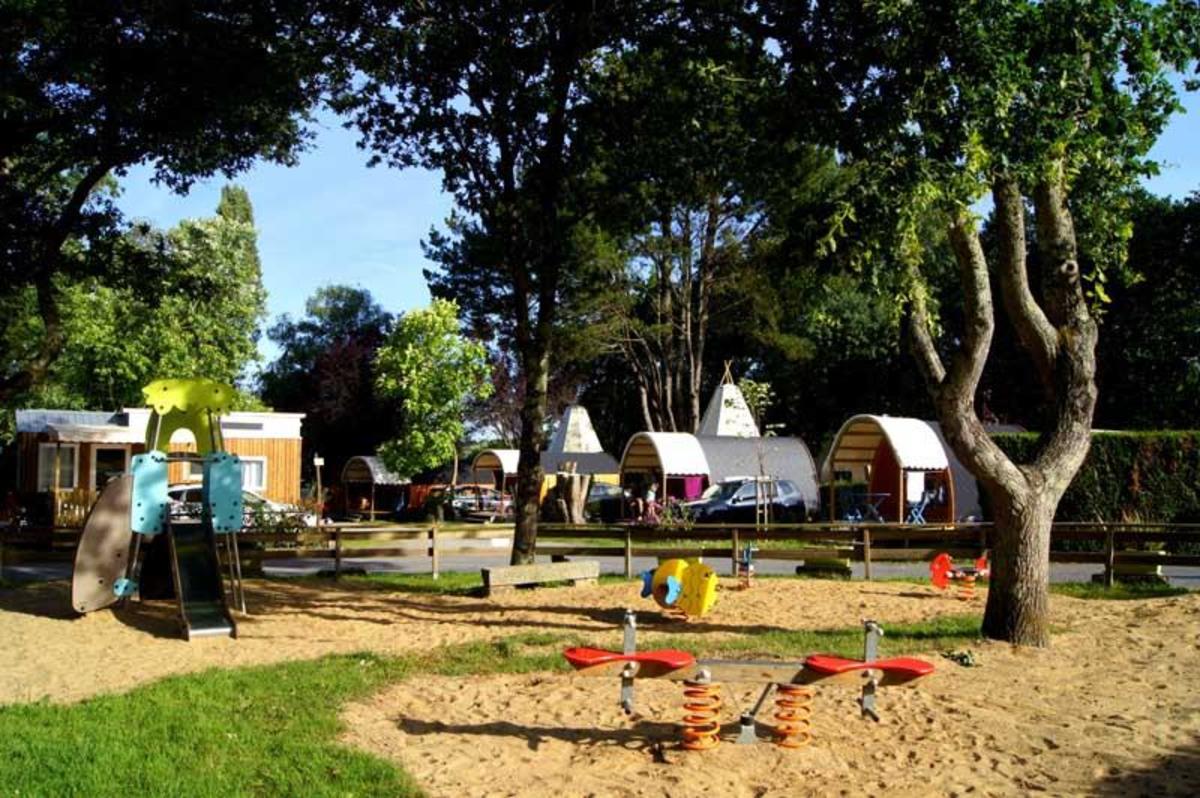 Camping L'Étang du Pays Blanc - Photo 35