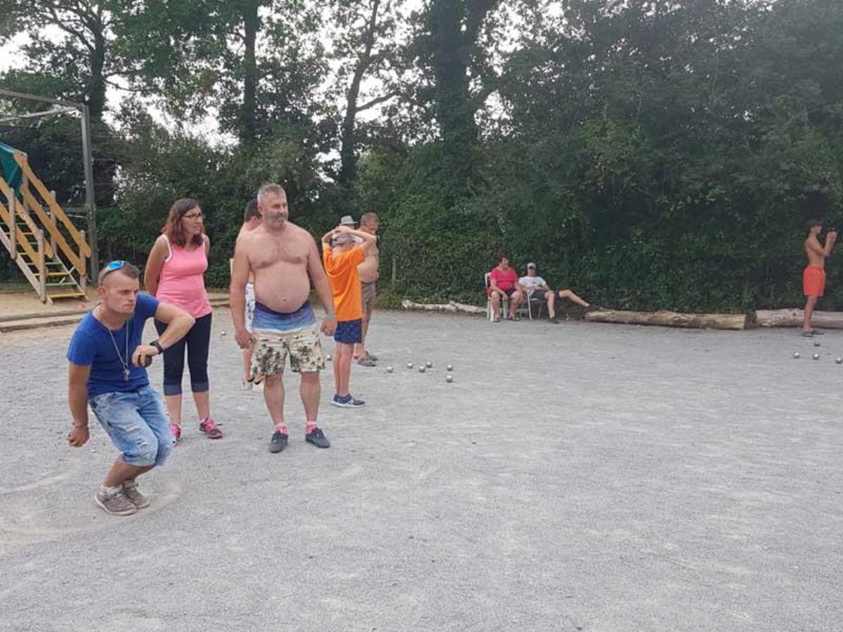 Camping L'Étang du Pays Blanc - Photo 43