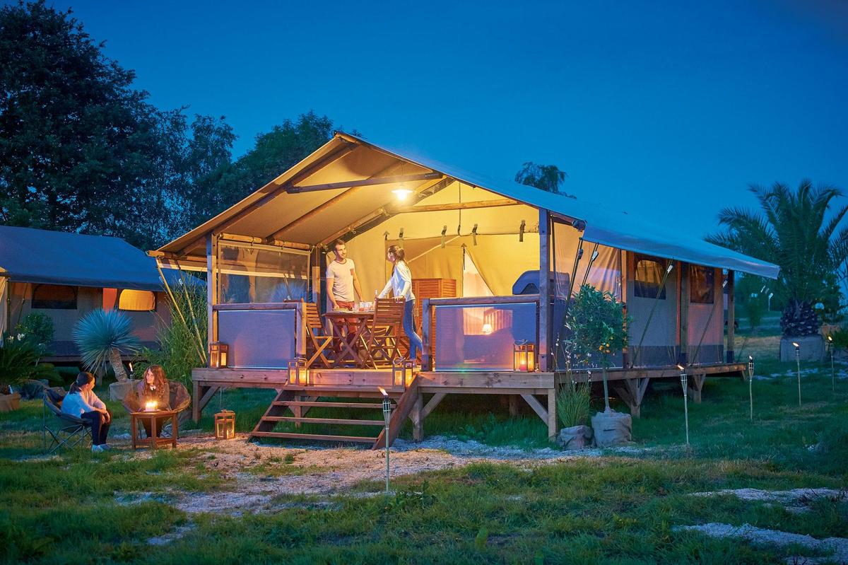 LA BOHEME Camping Hôtel - Photo 2