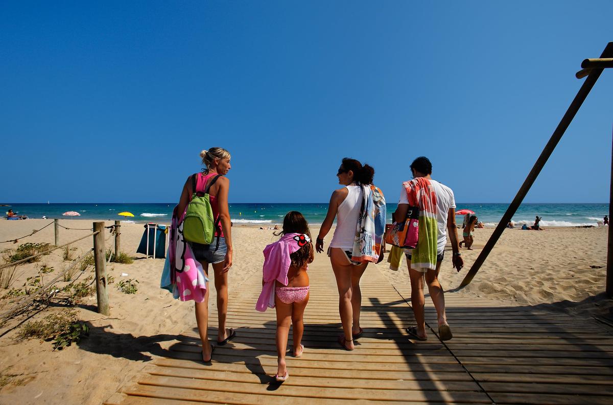 Tamarit Beach Resort - Photo 5